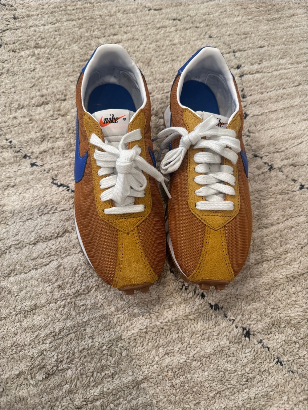 Nike Women’s Retro Runner Sneakers in Brown and Blue size 7.5 - Picture 2 of 6